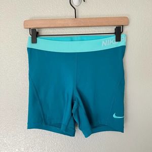 Nike Pro Combat Shorts Women’s Size Medium